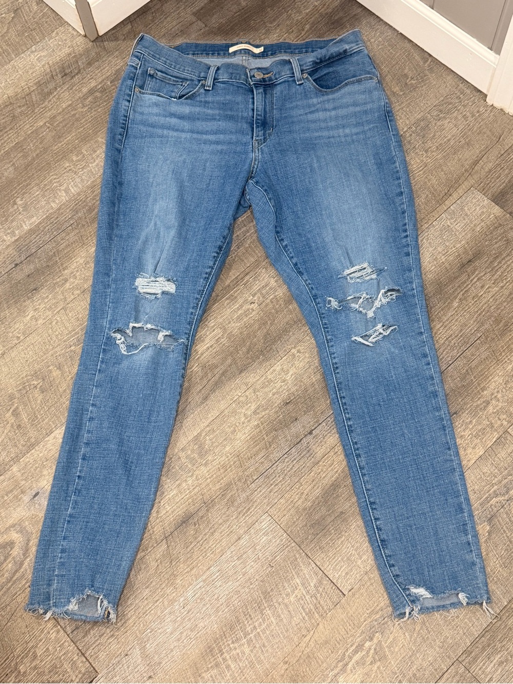 Levi's Curvy Skinny Light Blue Ripped Skinny Jeans Size 32